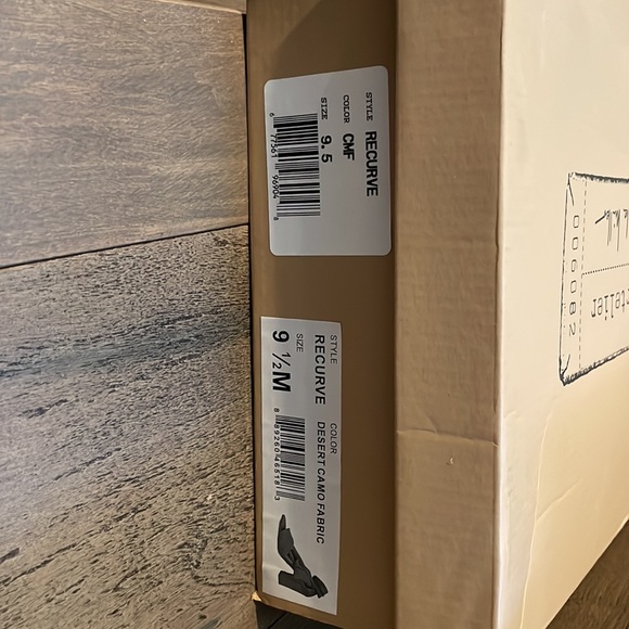 Super cute Pink Camo Nicole Miller sandals. - Picture 6 of 7